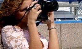 Учимся правильно держать фотоаппарат?